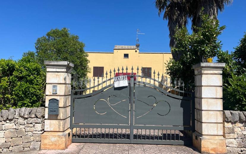 Villa bifamiliare via Crispiano 129/a, Martina Franca — foto 2 di 6