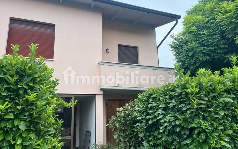 Villa a schiera viale Luigi Cherubini 4, Centro, Reggiolo — foto 4 di 15