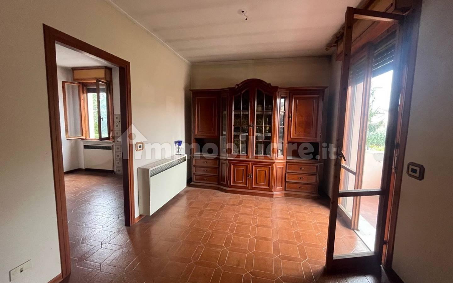 Villa a schiera viale Luigi Cherubini 4, Centro, Reggiolo