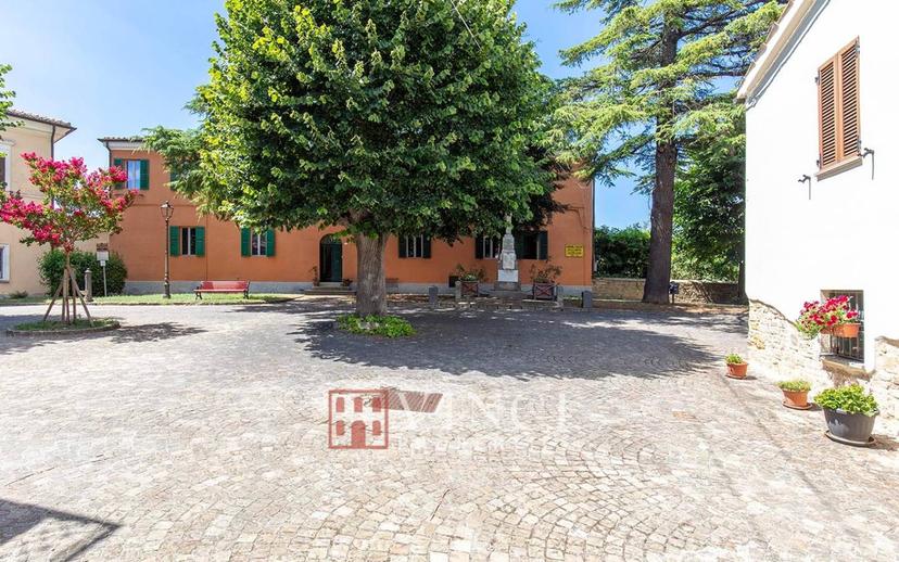 Terratetto unifamiliare 402 m², ottimo stato, Centro, Rosora — foto 21 di 32