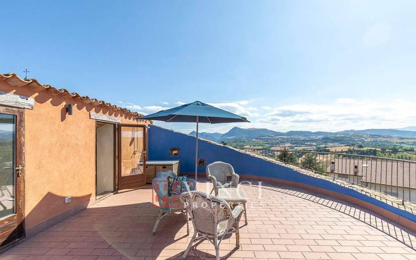 Terratetto unifamiliare 402 m², ottimo stato, Centro, Rosora — foto 26 di 32