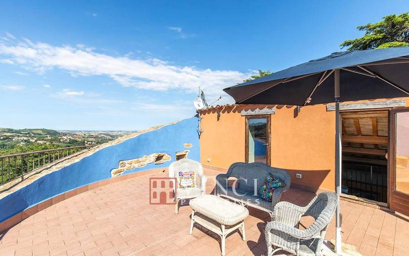 Terratetto unifamiliare 402 m², ottimo stato, Centro, Rosora — foto 6 di 32
