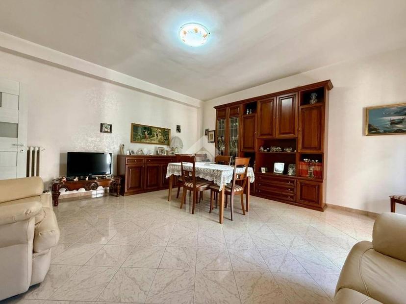 Trilocale via Palmiro Togliatti 47, Centro, Bitonto
