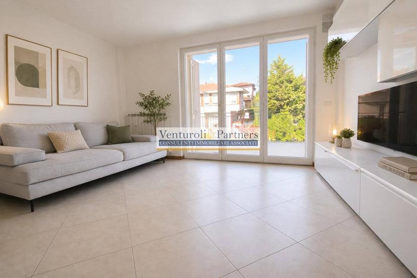 Trilocale via Mezzocolle, Desenzano Centro, Desenzano del Garda — foto 2 di 9