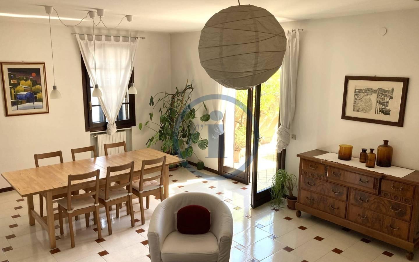 Terratetto plurifamiliare 217 m², buono stato, Voltabarozzo, Padova