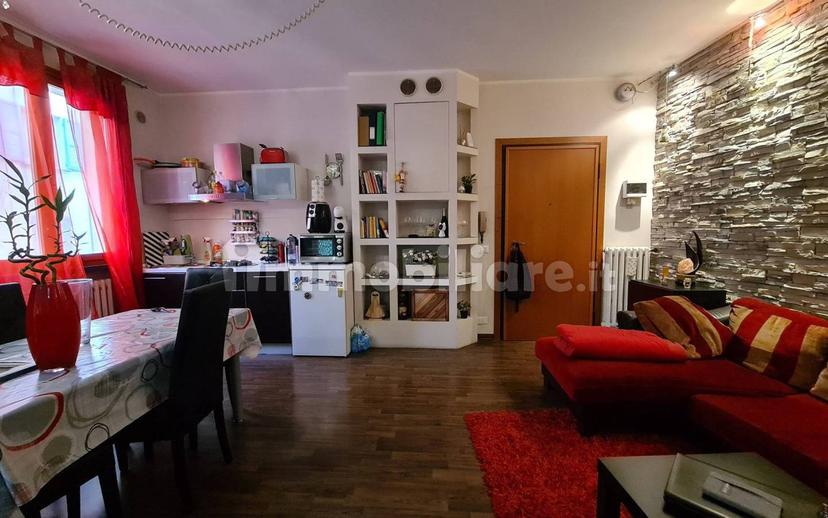 Bilocale via San Martino, Centro Storico, Reggio Emilia — foto 2 di 16