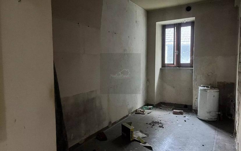 Bilocale da ristrutturare, primo piano, Strona — foto 13 di 15