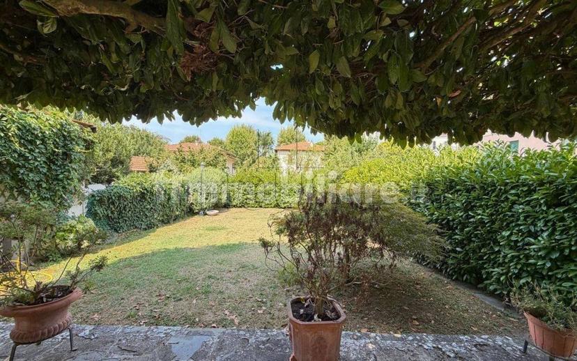 Villa bifamiliare viale Eduino Francini, Centro, Sansepolcro — foto 7 di 51