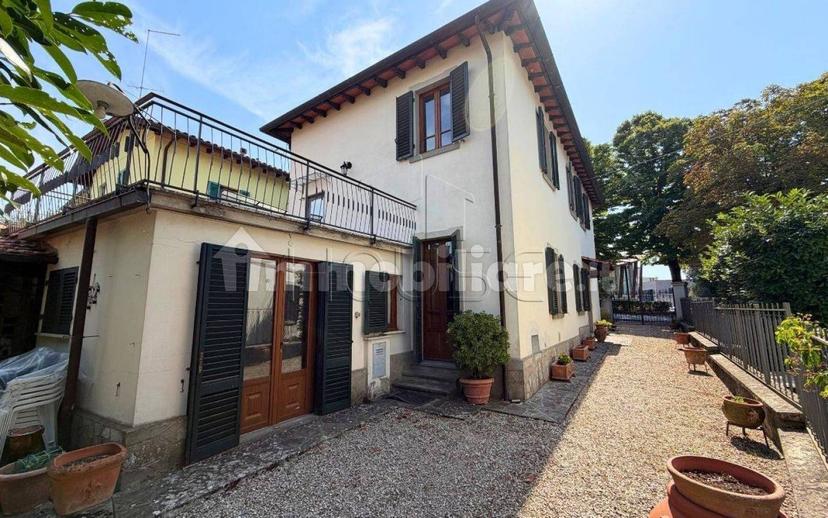 Villa bifamiliare viale Eduino Francini, Centro, Sansepolcro — foto 3 di 51
