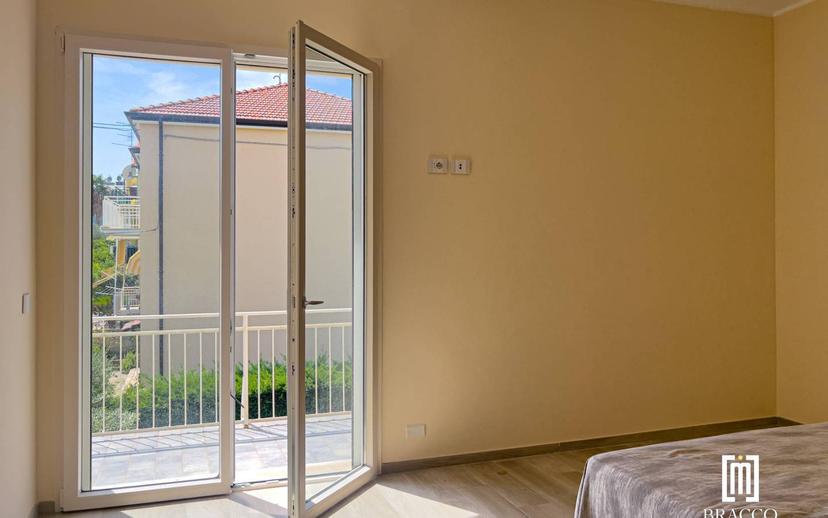 Villa bifamiliare piazza Italia, Centro, Loano