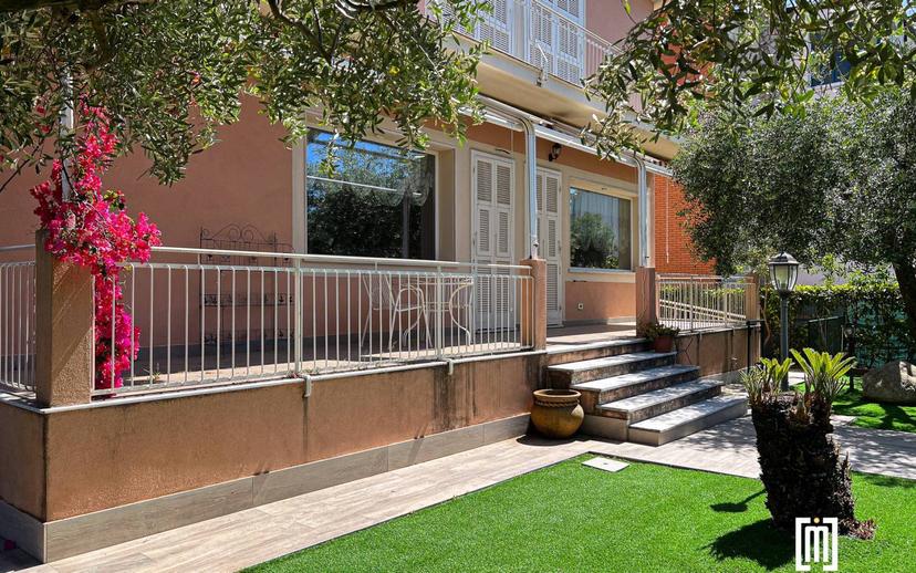 Villa bifamiliare piazza Italia, Centro, Loano — foto 19 di 35