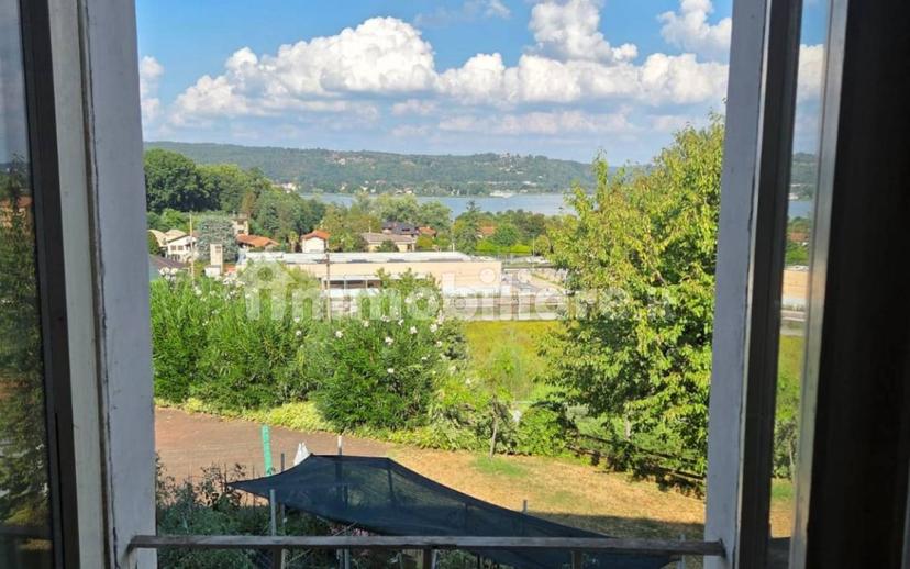 Villa bifamiliare via Silvio Pellico, Dormelletto — foto 7 di 13
