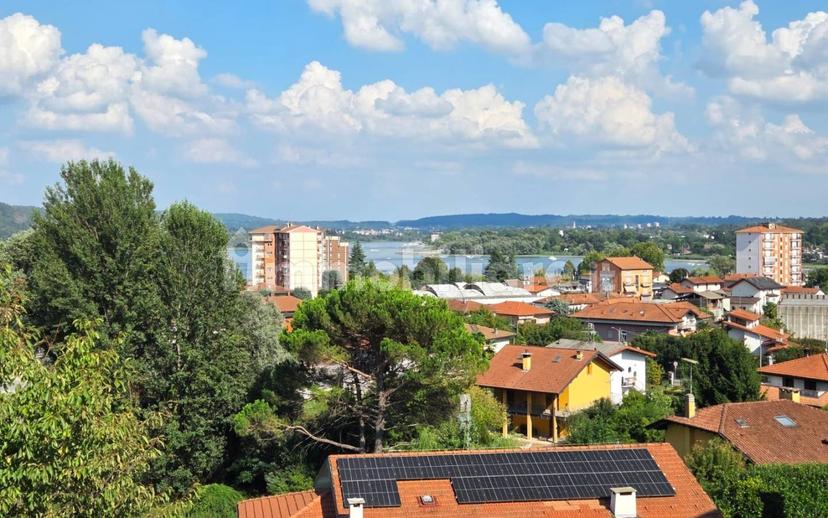 Villa bifamiliare via Silvio Pellico, Dormelletto — foto 8 di 13