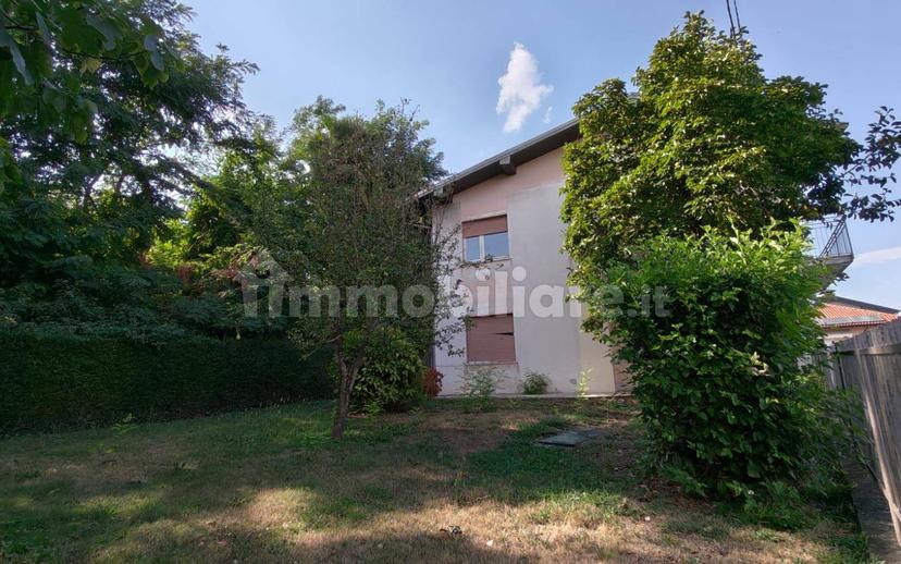 Villa bifamiliare via Silvio Pellico, Dormelletto — foto 5 di 13
