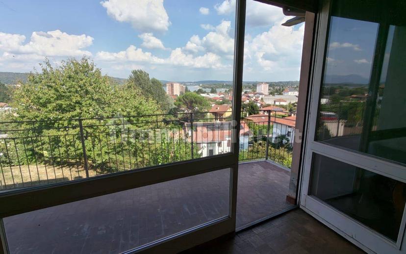 Villa bifamiliare via Silvio Pellico, Dormelletto — foto 10 di 13