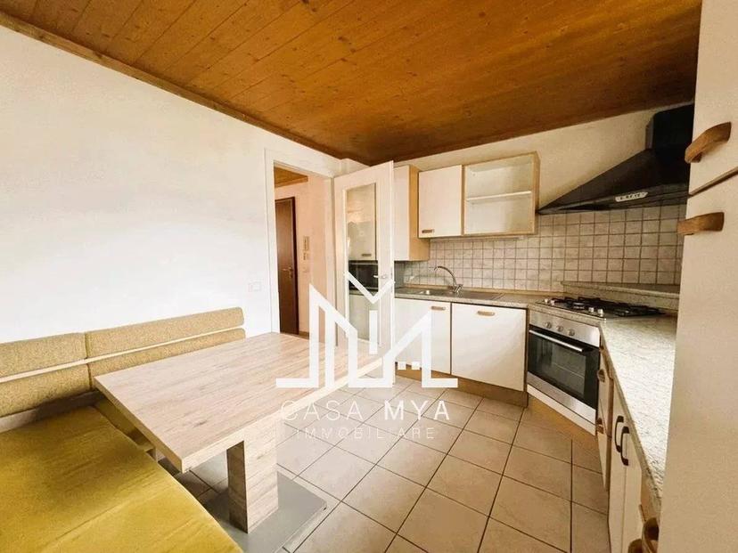 Trilocale buono stato, quarto piano, Laives