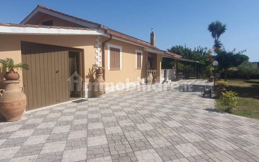 Villa unifamiliare via Rosolino Pilo 26, Campo di Carne - Pantanelle, Aprilia — foto 4 di 21