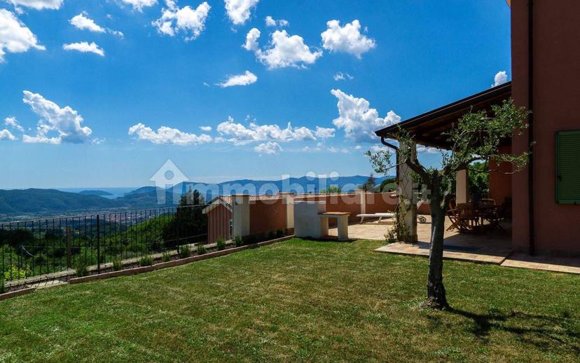 Villa bifamiliare Strada Provinciale di Fosdinovo, Fosdinovo — foto 2 di 20
