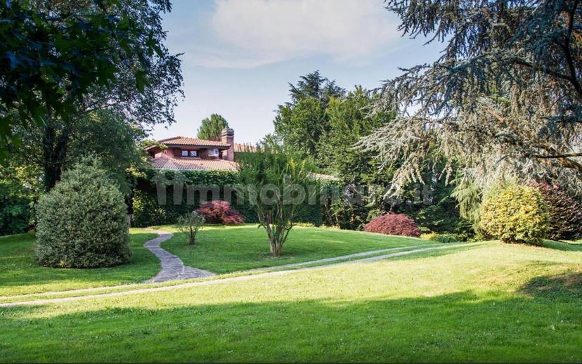 Villa unifamiliare via Alessandro Manzoni 17, Centro, Sulbiate
