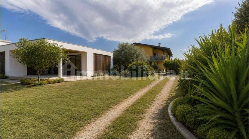Villa unifamiliare via Is Prunixeddas, 00, Uta — foto 3 di 21