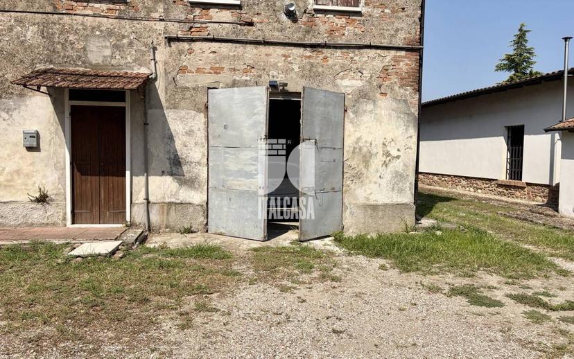 Villa bifamiliare via strada Crociare, Centro, San Benedetto Po — foto 40 di 50