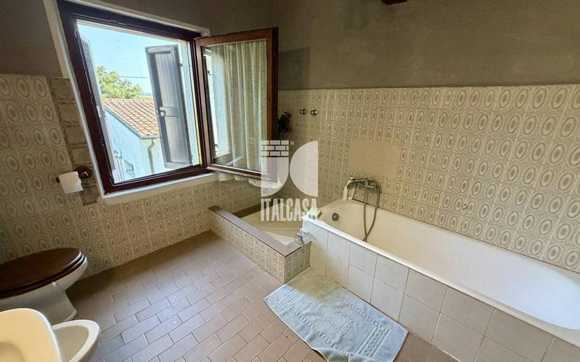 Villa bifamiliare via strada Crociare, Centro, San Benedetto Po — foto 28 di 50