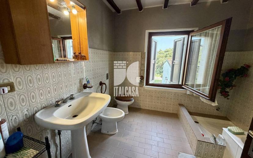 Villa bifamiliare via strada Crociare, Centro, San Benedetto Po — foto 16 di 50