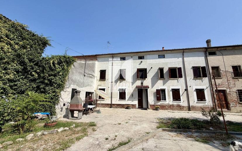 Villa bifamiliare via strada Crociare, Centro, San Benedetto Po — foto 15 di 50