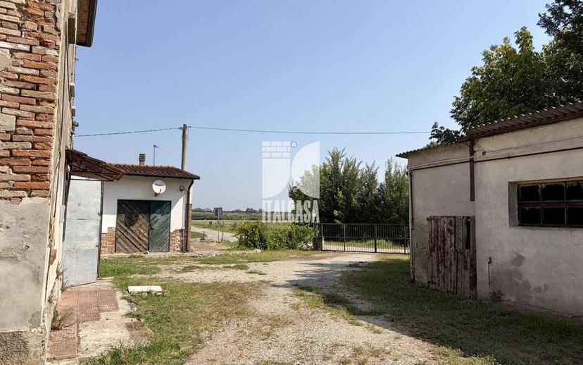 Villa bifamiliare via strada Crociare, Centro, San Benedetto Po — foto 5 di 50