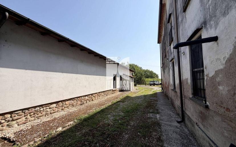 Villa bifamiliare via strada Crociare, Centro, San Benedetto Po — foto 12 di 50