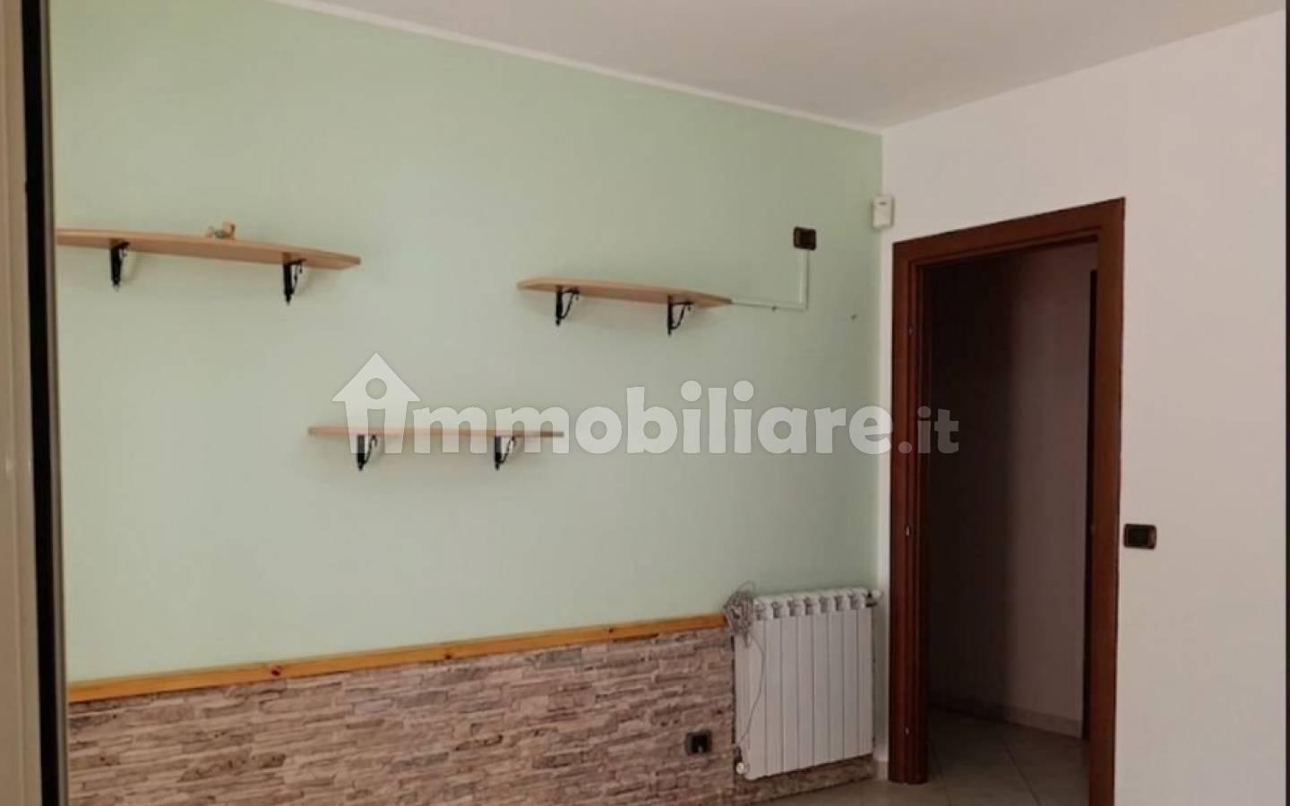 Quadrilocale via Roma 282, Scarcelli, Saponara
