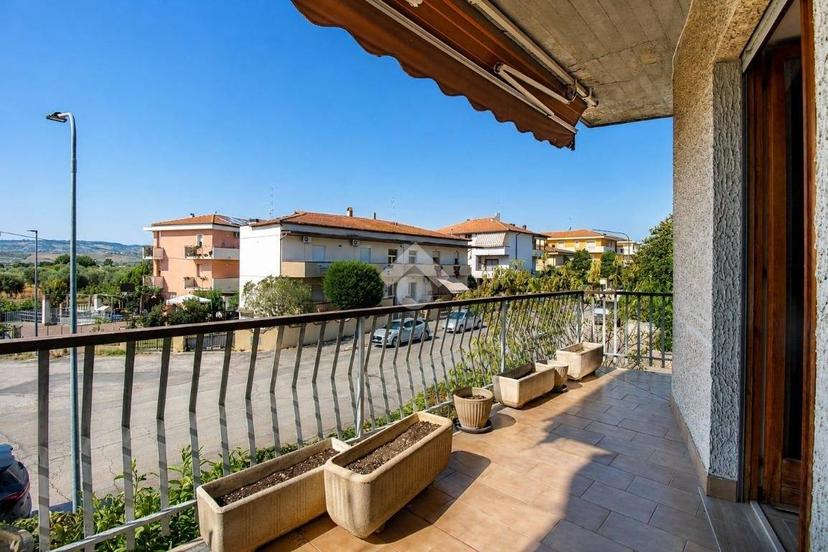 Quadrilocale via Pietro Nenni 19, Centro, Roseto degli Abruzzi — foto 7 di 29