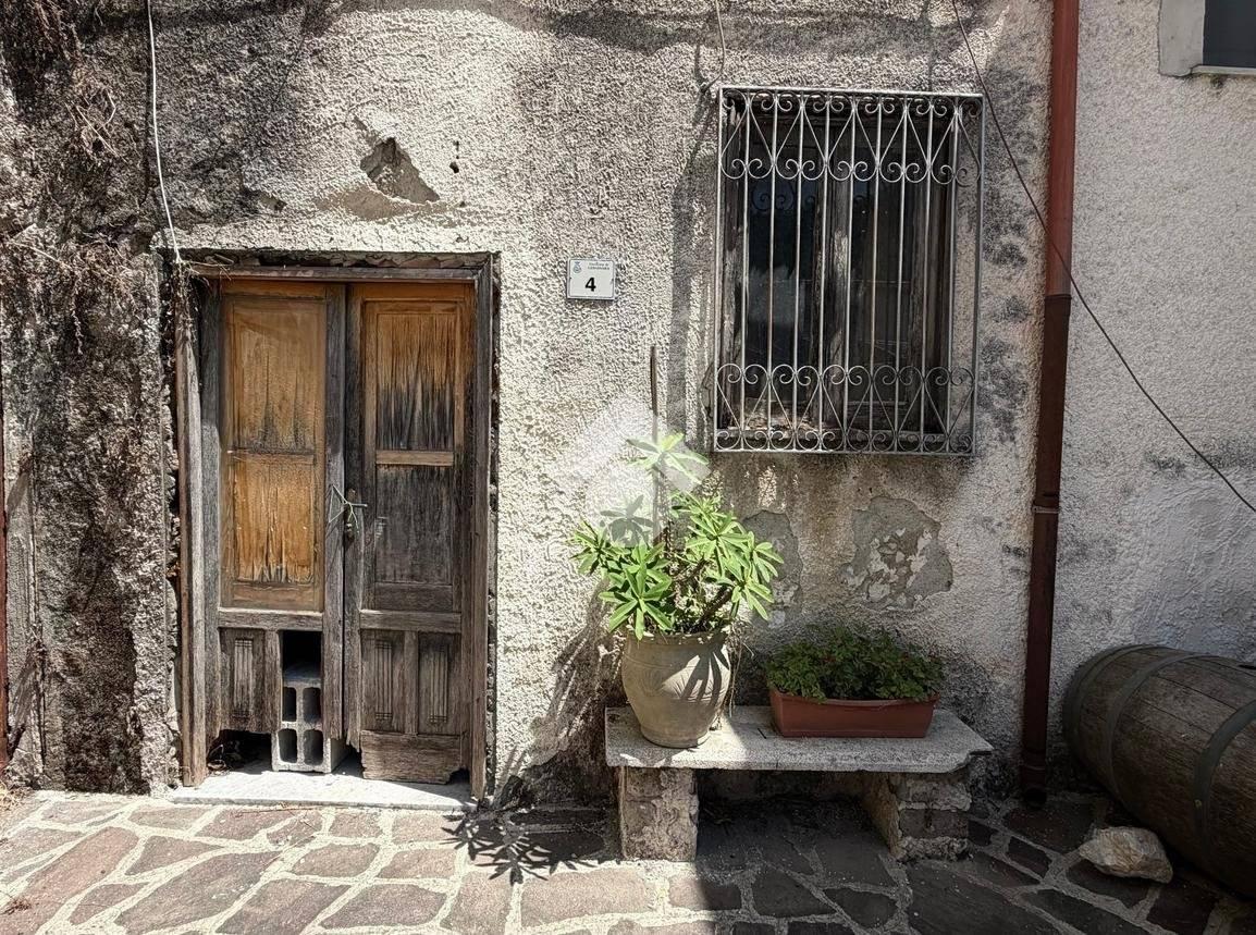 Rustico via Pirozza 12, Trescine, Cervinara