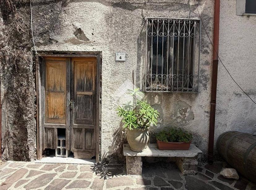 Rustico via Pirozza 12, Trescine, Cervinara