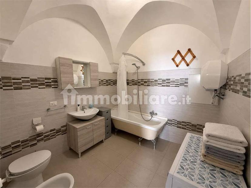 Terratetto unifamiliare via Angiulli , 28, Fasano Paese, Fasano