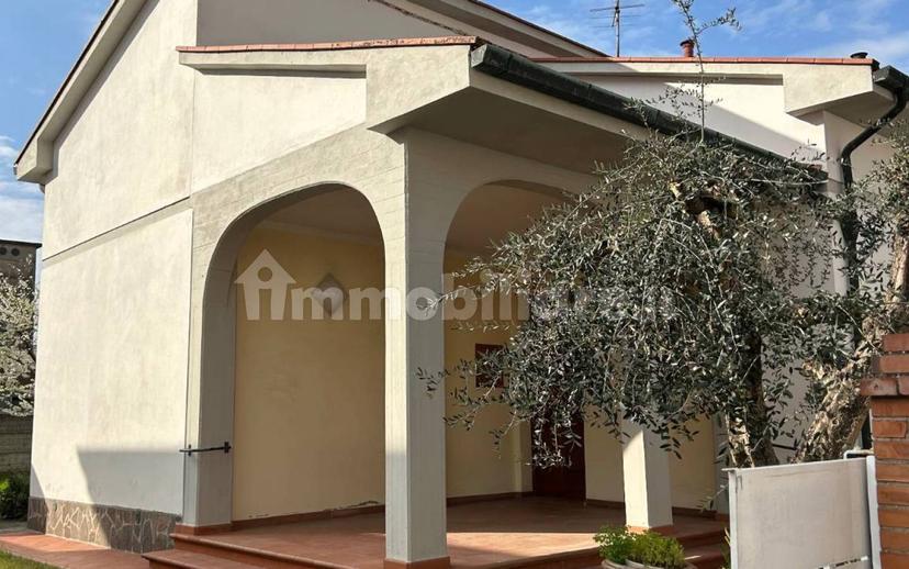Villa a schiera via Pinocchio 70, Giardino, Ponsacco — foto 14 di 20