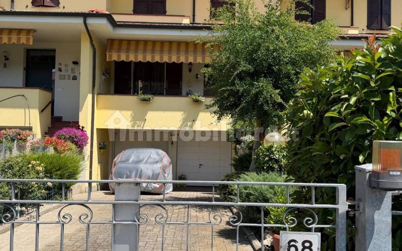 Villa a schiera via Piave 66, Centro, Fabbrico — foto 2 di 2