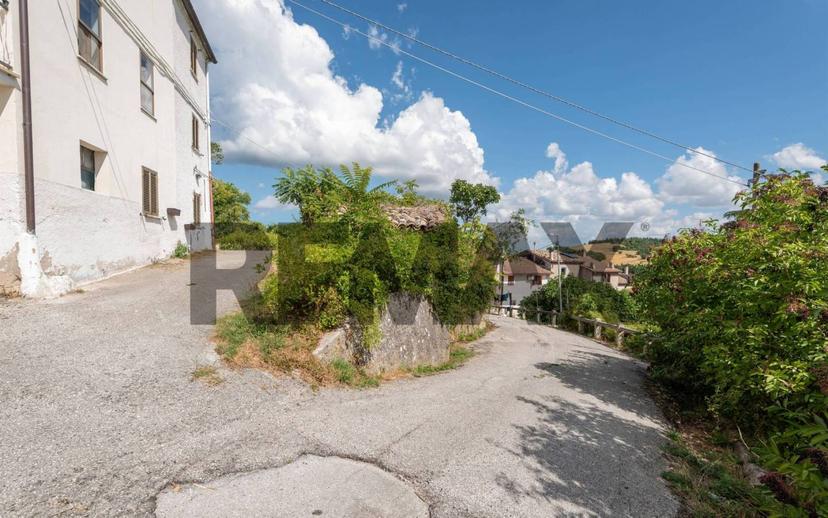Terratetto plurifamiliare frazione San Giovanni 36, San Giovanni, Fabriano — foto 2 di 33