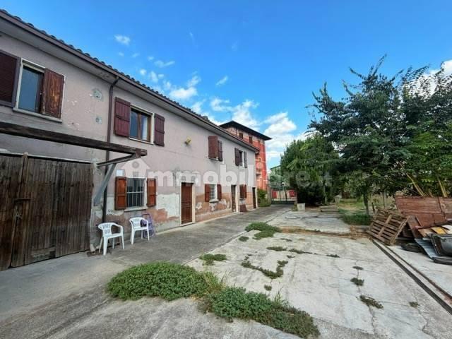 Terratetto unifamiliare 100 m², da ristrutturare, Centro, Casteggio — foto 8 di 9