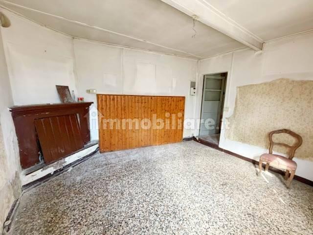Terratetto unifamiliare 100 m², da ristrutturare, Centro, Casteggio — foto 5 di 9