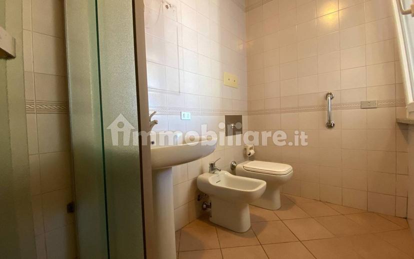 Trilocale via Ombrone, Olgiate Olona — foto 34 di 39