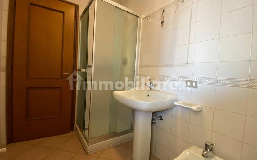 Trilocale via Ombrone, Olgiate Olona — foto 27 di 39