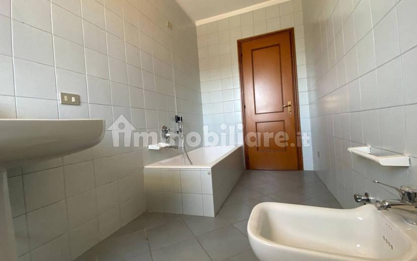 Trilocale via Luigi Morelli, Castellanza — foto 37 di 39