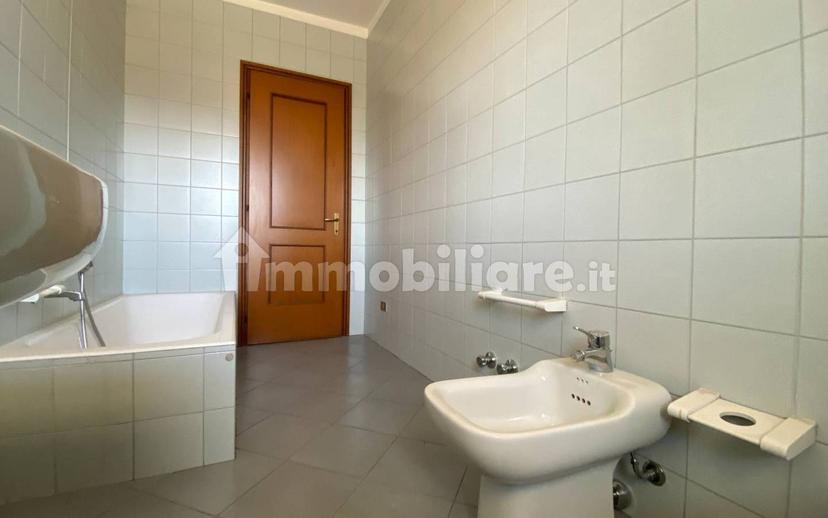 Trilocale via Luigi Morelli, Castellanza — foto 10 di 39
