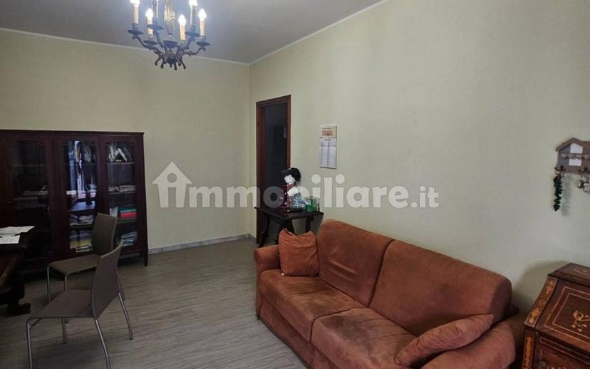 Bilocale buono stato, quarto piano, Pescarenico, Lecco