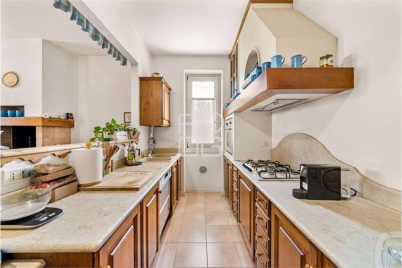 Villa unifamiliare via Marconi, Desenzano Centro, Desenzano del Garda — foto 2 di 56