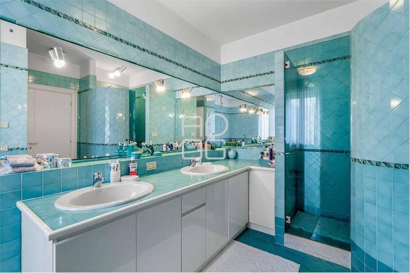 Villa unifamiliare via Marconi, Desenzano Centro, Desenzano del Garda — foto 17 di 56