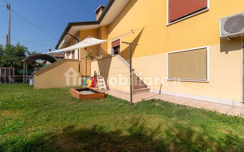 Villa a schiera via dello Sport 9, Centro, Carmignano di Brenta — foto 12 di 24