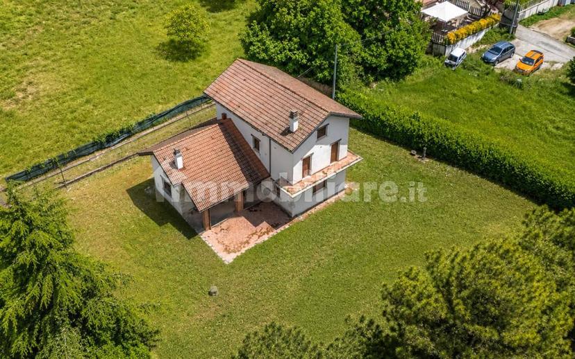 Villa unifamiliare via Roma, Scoppito — foto 2 di 5