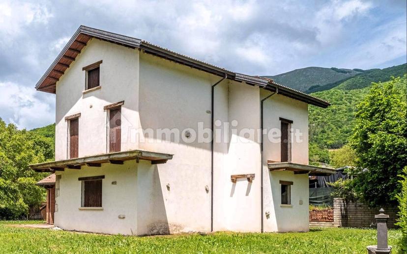Villa unifamiliare via Roma, Scoppito — foto 4 di 5